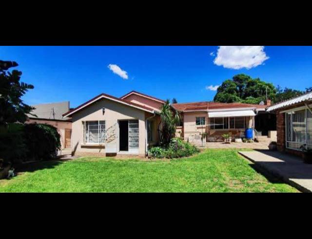 5 BEDROOM HOUSE FOR SALE IN LAMBTON